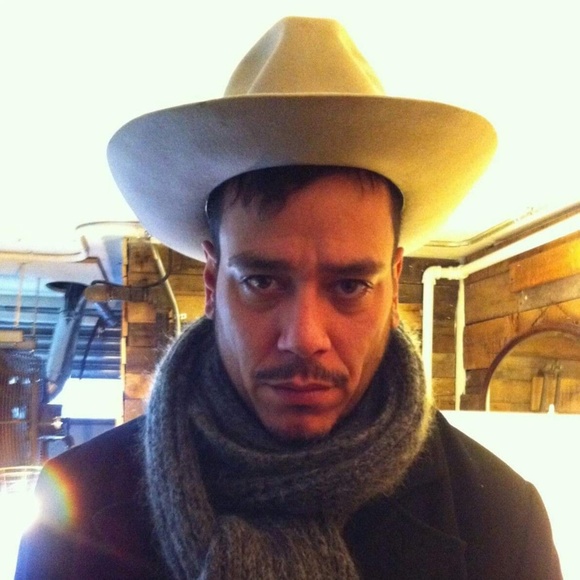 Meet your Posher, Christopher - Picture 5 of 7